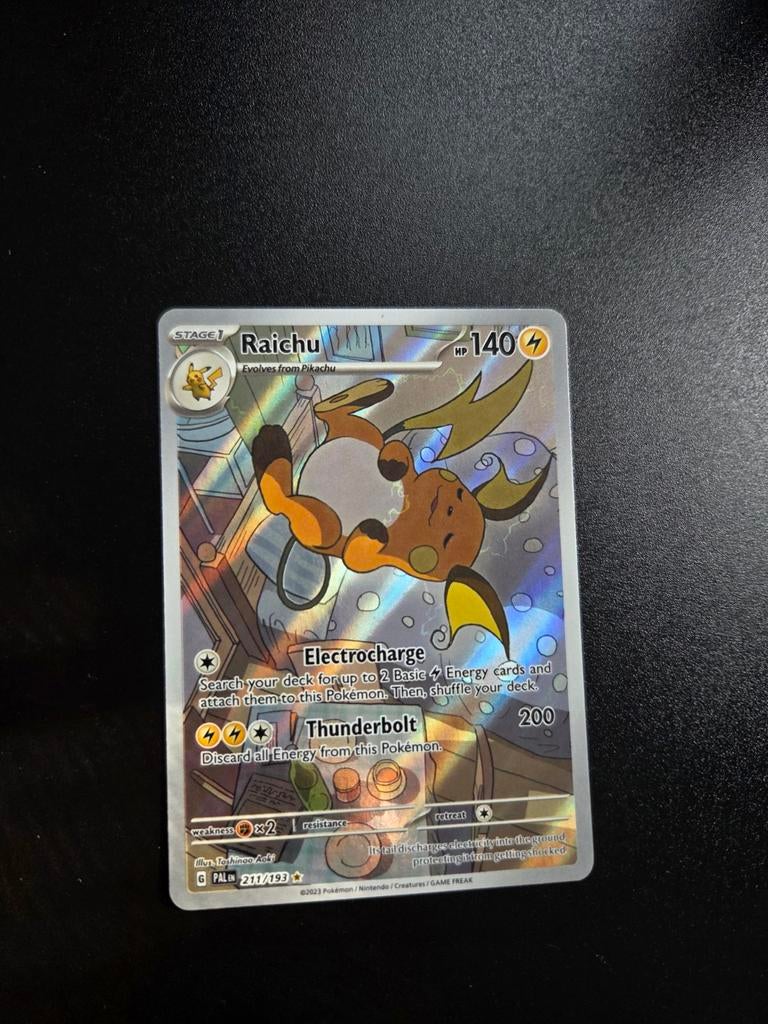 Raichu 211/193 Pokemon Paldea Evolved Illustration rare, Ophalen of Verzenden, Zo goed als nieuw, Booster, Foil