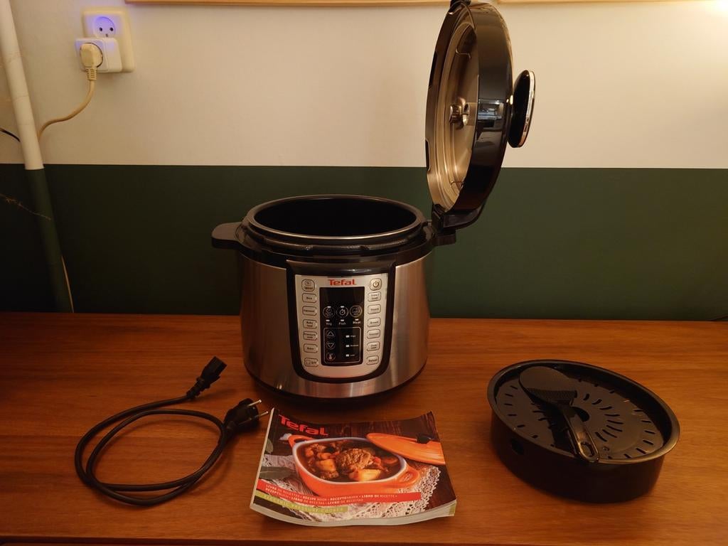 Tefal EPC06 snelkookpan, Huis en Inrichting, Keuken | Potten en Pannen, Verzenden, Zo goed als nieuw, Rvs