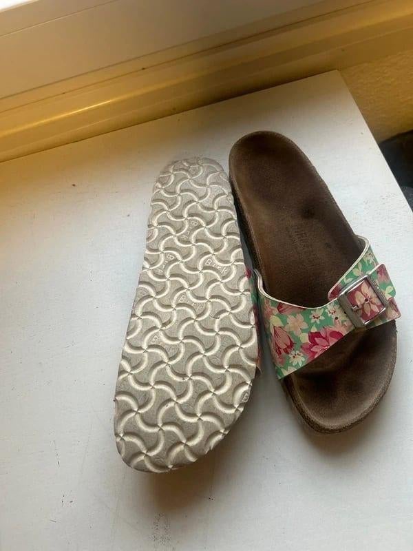 Birkenstock Madrid maat 39 met bloemen, Ophalen of Verzenden, Gedragen