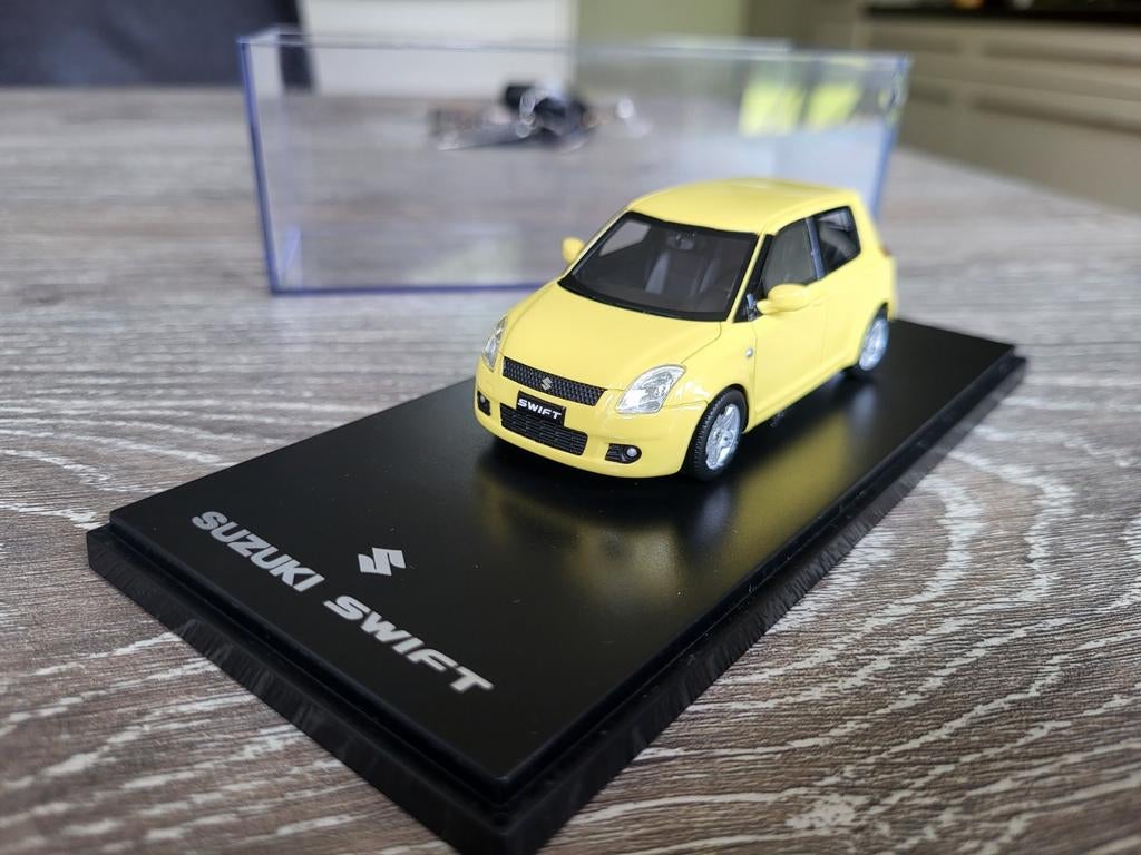 Suzuki Swift schaal 1:43, Hobby en Vrije tijd, Modelauto's | 1:43, Ophalen of Verzenden, Zo goed als nieuw, Auto, Overige merken