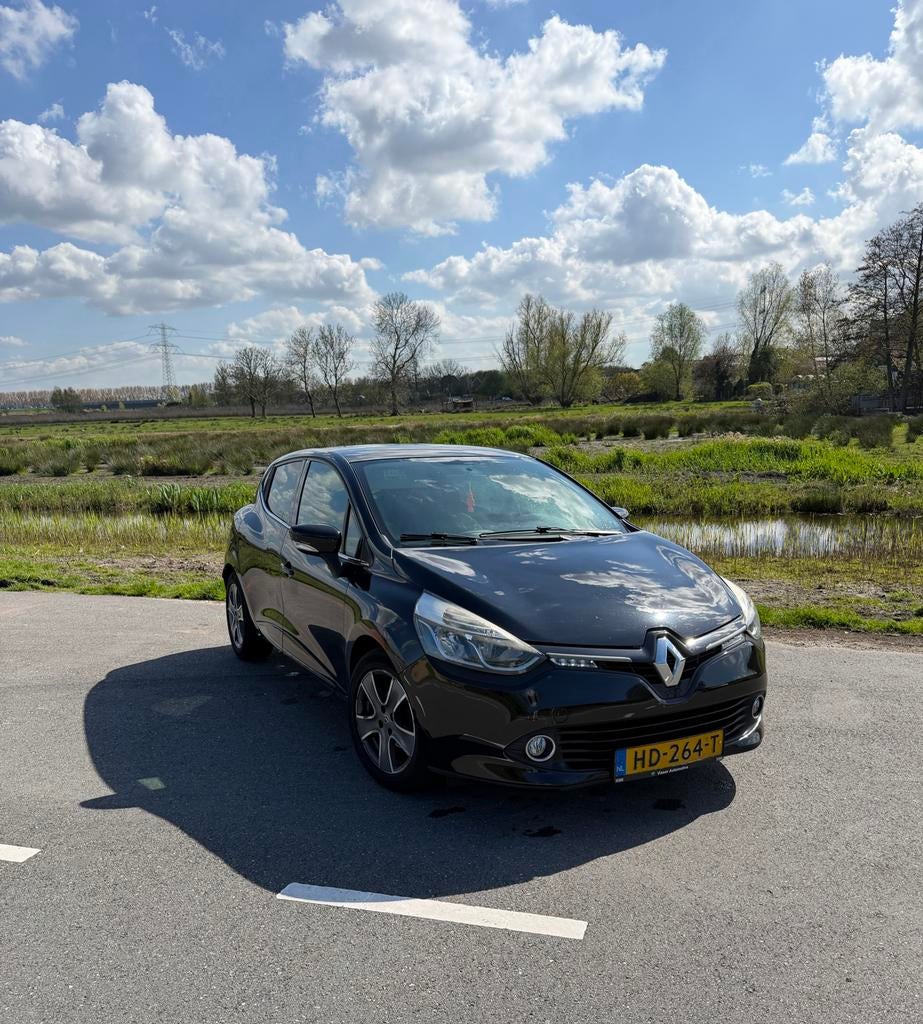 Renault Clio 0.9 TCE 66KW 5-DRS 2015 Zwart, Auto's, Renault, Voorwielaandrijving, 898 cc, 40 €/maand, 540 kg