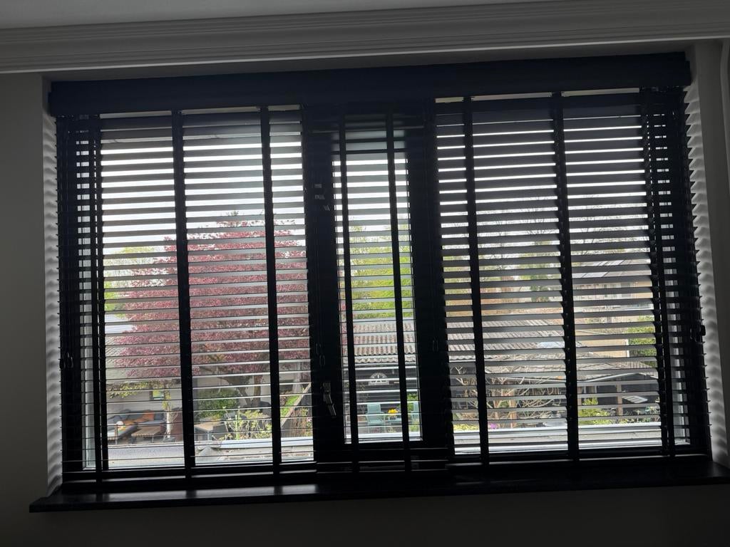 Zwarte houten jaloezieën van VT wonen, Ophalen, 100 tot 150 cm, Zwart, Zo goed als nieuw