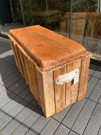 Houten bankje met zitting van geitenvacht, Huis en Inrichting, Banken | Voetenbanken en Poefen, Ophalen, Zo goed als nieuw