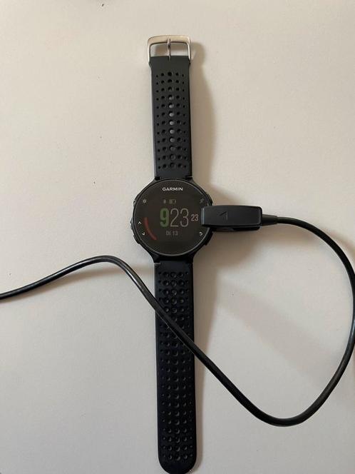 Garmin forerunner 235, Sieraden, Tassen en Uiterlijk, Sporthorloges, Gebruikt, Android, Zwart, GPS, Ophalen of Verzenden