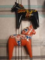 Twee houten Dala Dalarna paarden uit Zweden, Antiek en Kunst, Ophalen of Verzenden
