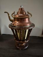 een antieke koperen theeketel met een bijbehorend rechaud, Ophalen, Koper