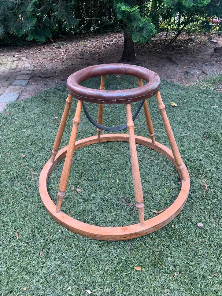 Houten kinderlooprekje  H. 44 cm Datering 1880, Antiek en Kunst, Antiek | Speelgoed, Ophalen of Verzenden