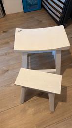 Krukjes/nachttafeltjes wit hout, Huis en Inrichting, Slaapkamer | Nachtkastjes, Ophalen, Zo goed als nieuw, Minder dan 45 cm
