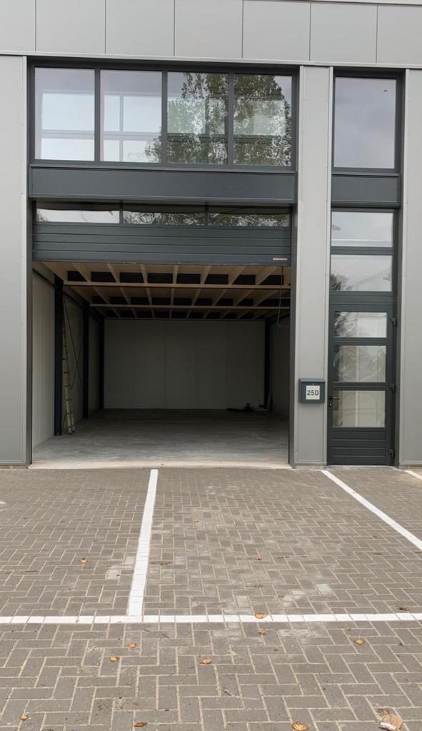 Te huur loods 164 m2 is te huren in Sneek, Auto diversen, Autostallingen en Garages
