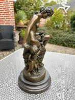 Bronzen sculptuur van een Vrouw met een Kind gesigneerd Milo, Ophalen of Verzenden, Brons