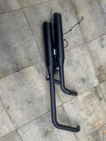 Originele Harley Davidson Lowrider ST 2023 Uitlaat beschikbaar voor biedingen