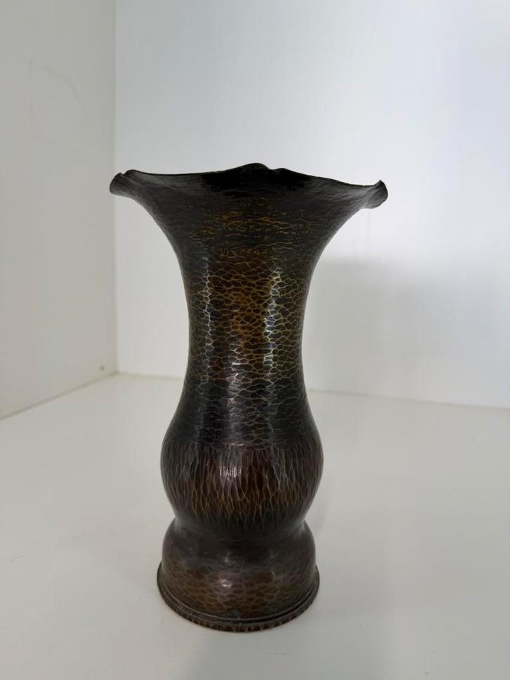 Trench Art vaas – WOII (25-Pounder huls, 1942), Antiek en Kunst, Antiek | Vazen, Ophalen of Verzenden