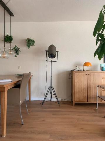 Industriële Vloerlamp Metaal beschikbaar voor biedingen