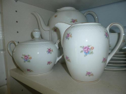 Groot Roomstel Bavaria met bloemboeketjes / roze roosjes, Antiek en Kunst, Antiek | Servies los, Ophalen of Verzenden