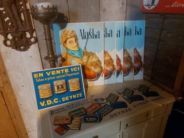 9 stuks oude reclameborden in karton beschikbaar voor biedingen