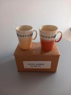 Twee Coffee Beanery mokken, Ophalen, Keramiek, Nieuw, Overige stijlen