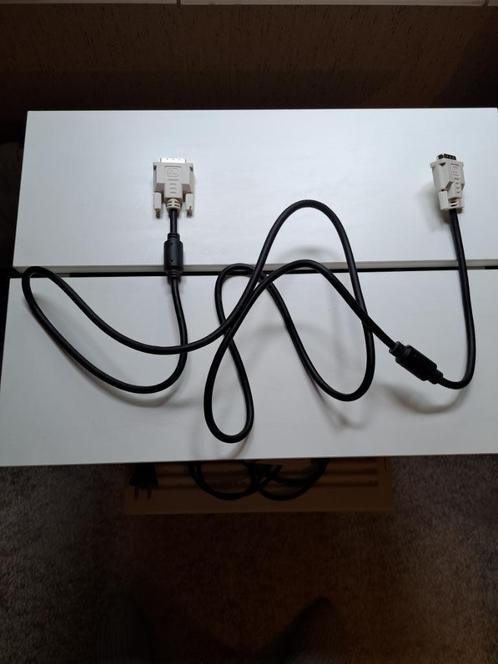 Te koop gebruikte DVI-kabel kleur zwart en stekkers wit, Computers en Software, Monitoren, Gebruikt, 60 Hz of minder, DVI, LED