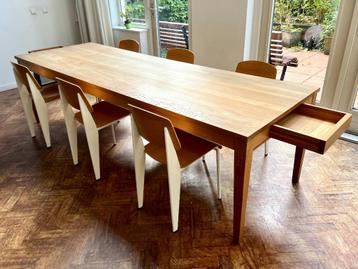 (Mega) grote houten tafel Gunther Lambert beschikbaar voor biedingen
