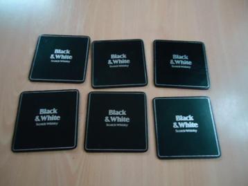 Black & White Scotch Whisky onderzetters beschikbaar voor biedingen