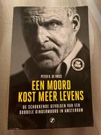 TE KOOP: Peter R. de Vries - Een moord kost meer levens, Boeken, Ophalen of Verzenden, Zo goed als nieuw, Peter R. de Vries