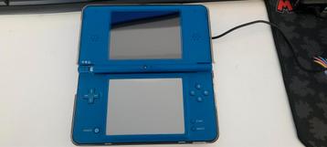 Nintendo DSi XL Blauw inclusief oplader beschikbaar voor biedingen
