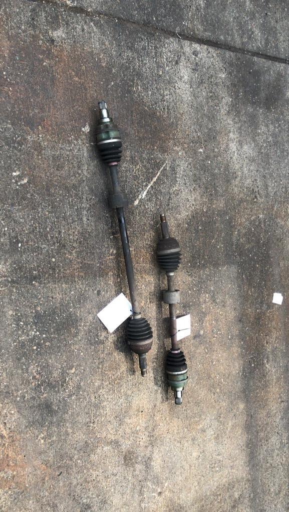 Aandrijfassen Daihatsu sirion 2005  1.3 16v in goede staat €, Auto-onderdelen, Transmissie en Toebehoren, Daihatsu, Gebruikt, Ophalen of Verzenden