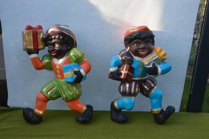 2 oude Zwarte Pieten van papier mache ca 50 cm, winkel deco, Diversen, Sinterklaas, Gebruikt, Ophalen of Verzenden