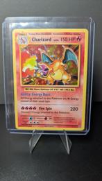 Charizard Base Set - Foil - Pokémonkaart 11/108, Hobby en Vrije tijd, Verzamelkaartspellen | Pokémon, Ophalen of Verzenden, Gebruikt