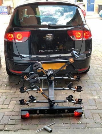 Neerklapbare fietsendrager te huur (3 fietsen beschikbaar voor biedingen