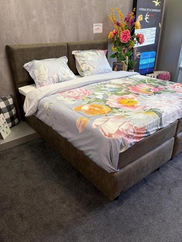 Boxspring Oslo Greenish beschikbaar voor biedingen