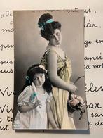 Moeder en dochter met lang haar, Ophalen of Verzenden, Voor 1920, Gelopen, Kinderen