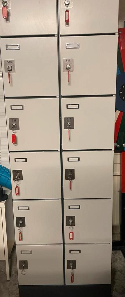 Metalen Kluisjes - 12 stuks, Huis en Inrichting, Kasten | Lockerkasten, Gebruikt, Ophalen