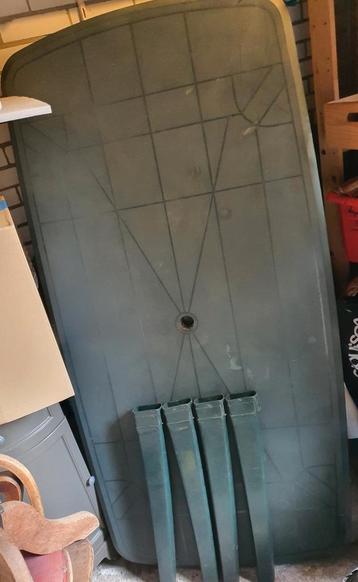 Kunststof tuin/kampeertafel van 1.80 lang beschikbaar voor biedingen
