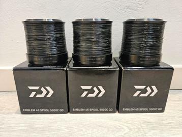 3 Daiwa Emblem 45 Spool 5000C QD  ZGAN beschikbaar voor biedingen