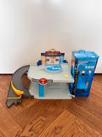 Disney Cars autogarage met podium, Ophalen of Verzenden, Zo goed als nieuw