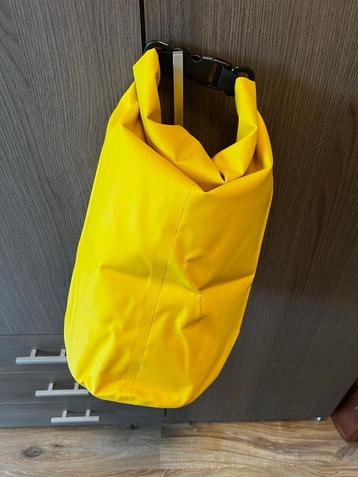 Drybag geel 5 liter beschikbaar voor biedingen