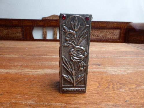 Mooi vormgegeven metalen potje, Antiek en Kunst, Antiek | Woonaccessoires, Ophalen of Verzenden