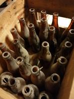 ZEER OUD KRAT MET OUDE FLESSEN IN MOOIE GELEEFDE STAAT., Antiek en Kunst, Ophalen