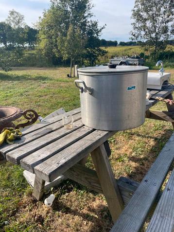 Enorme alluminium pan 88 liter beschikbaar voor biedingen