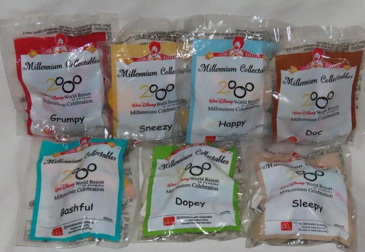 Vintage mcDonalds happy meal 7 dwergen 2000 Azië, Verzamelen, Disney, Nieuw, Overige typen, Sneeuwwitje of Doornroosje, Verzenden