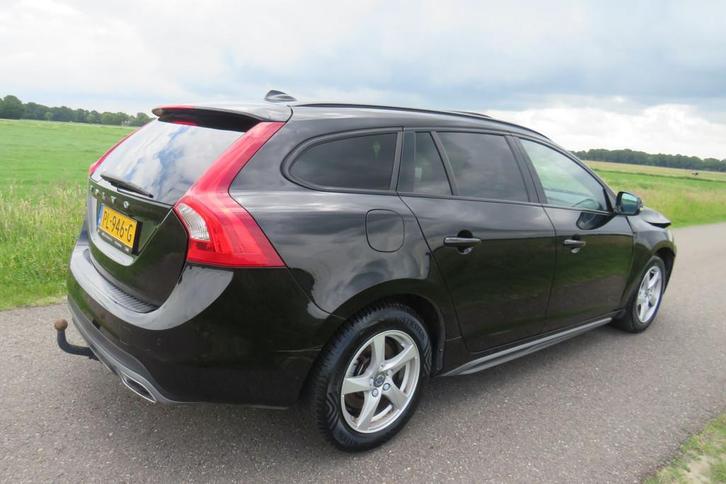 Volvo v-60 2.0 D 120 pk Pular+ Dynamic Euro 6 schuifdak Leer, Auto diversen, Schadeauto's, Volvo, Handgeschakeld, Diesel, Stationwagon
