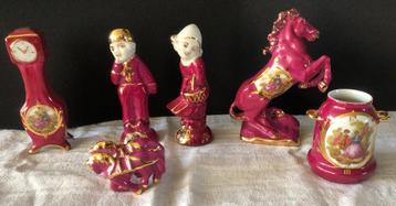 42 stuks Limoges mini servies. Molen, stoeltjes, schoteltjes beschikbaar voor biedingen