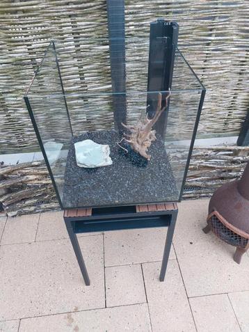 Aquarium 60 liter met pomp en toebehoren  beschikbaar voor biedingen