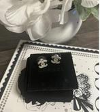 Zilveren chanel oorbellen stekers studs, Ophalen of Verzenden, Zo goed als nieuw, 17 tot 18, Zilver
