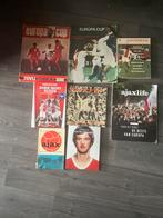 voor de verzamelaar, jaren 70 voetbal boeken en tijdschrift, Gelezen, Balsport, Ophalen of Verzenden