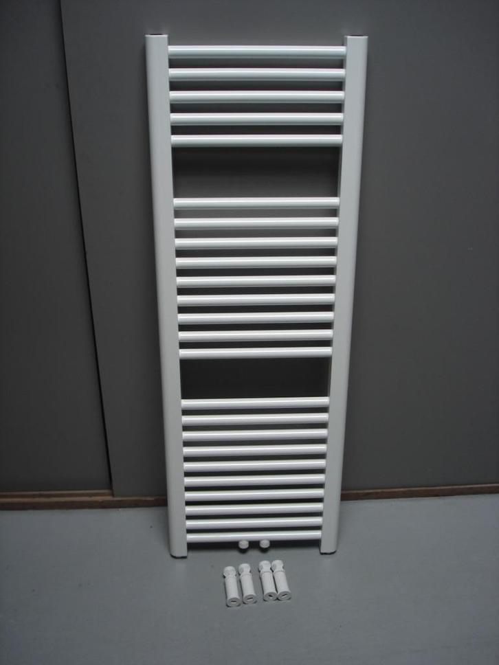 Badkamer radiator 60 cm breed x 133 cm hoog met midden onder, Huis en Inrichting, Woonaccessoires | Overige, Nieuw, Ophalen of Verzenden