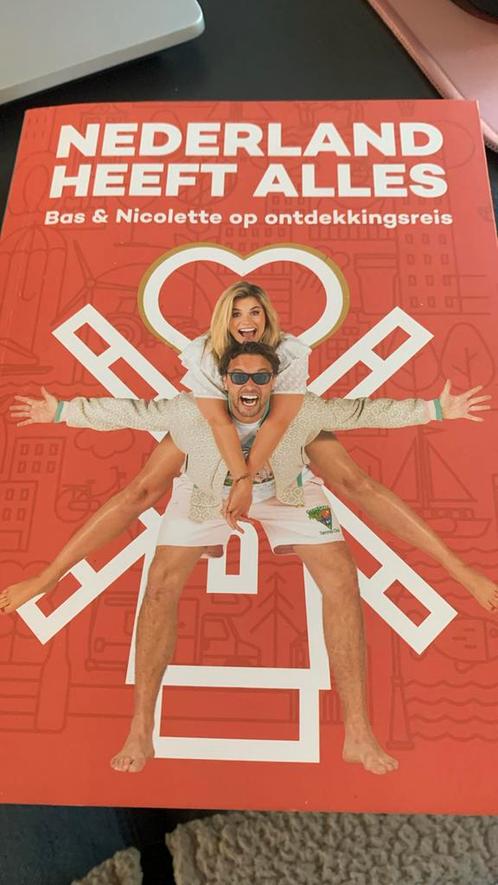 Nicolette van Dam - Nederland heeft Alles, Boeken, Reisgidsen, Zo goed als nieuw, Benelux, Overige merken, Ophalen of Verzenden