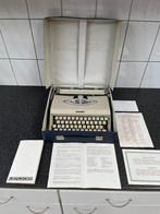 Vintage Mercedes typemachine met boekje en koffer., Diversen, Typemachines, Ophalen of Verzenden, Gebruikt
