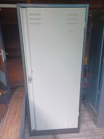 Metalen opbergkast., Ophalen of Verzenden, Gebruikt