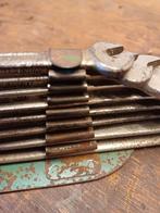 Pre 2e wereldoorlog Hazet sleutel set en houder, Antiek en Kunst, Antiek | Gereedschap en Instrumenten, Ophalen of Verzenden
